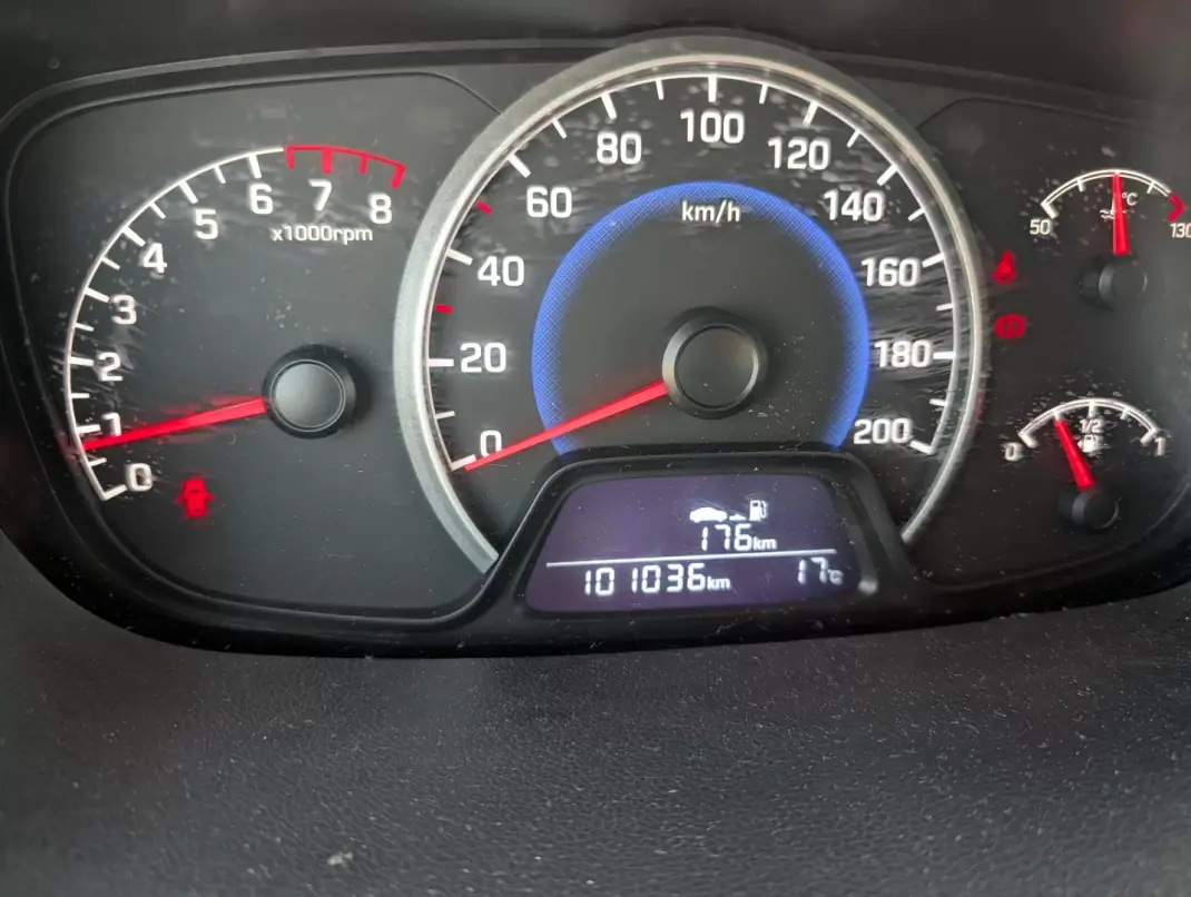 Hyundai i10 2017 - 8750 EUR, 101036 km - AUTO.MOTO.pt - 101036km - foto 21 de 21