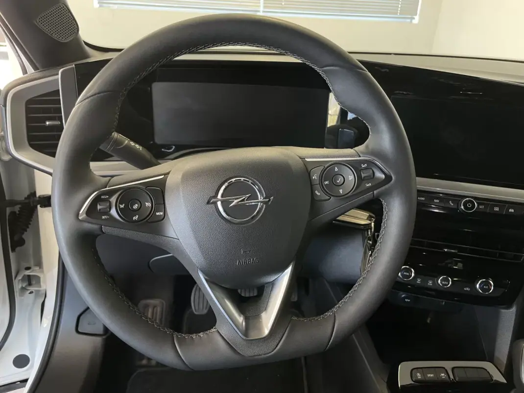 Opel Mokka 2024 - 22250 EUR, 28202 km - AUTO.MOTO.pt - 28202km - foto 6 de 13