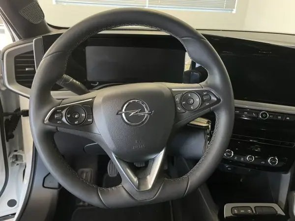 Opel Mokka 2024 - 22250 EUR, 28202 km - AUTO.MOTO.pt - 28202km - foto 6 de 13