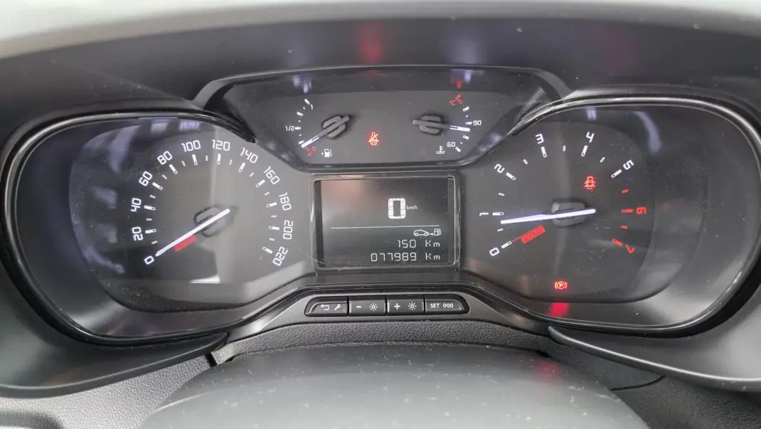 Citroën Berlingo 2022 - 14450 EUR, 77000 km - AUTO.MOTO.pt - 77000km - foto 17 de 24