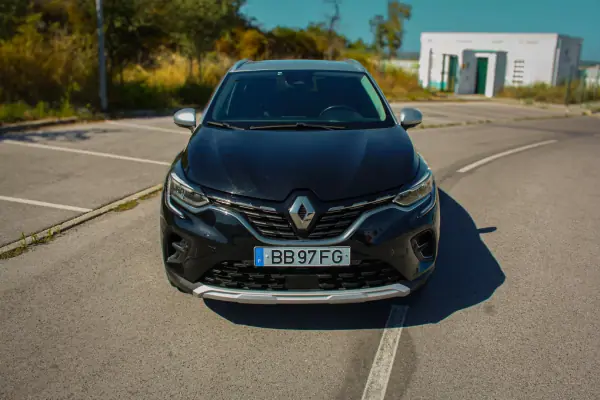 Renault Captur 1.0 TCe Techno 2023 Petrol — 59 365 km · Lisbon Renault Captur 1.0 TCe Techno 2023 Petrol