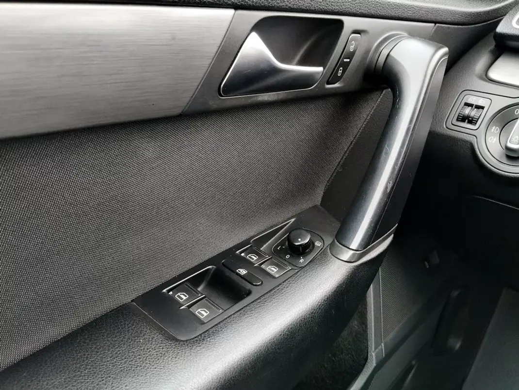 Volkswagen Passat 2012 - 8490 EUR, 296803 km - AUTO.MOTO.pt - 296803km - foto 19 de 27