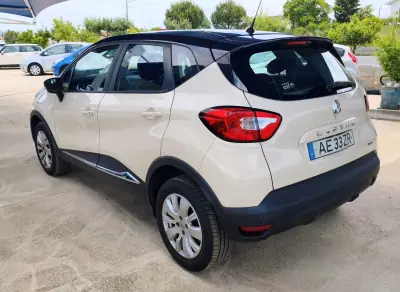 Renault Captur 2017 - 12990 EUR, 137723 km - AUTO.MOTO.pt - 137723km - foto 7 de 22