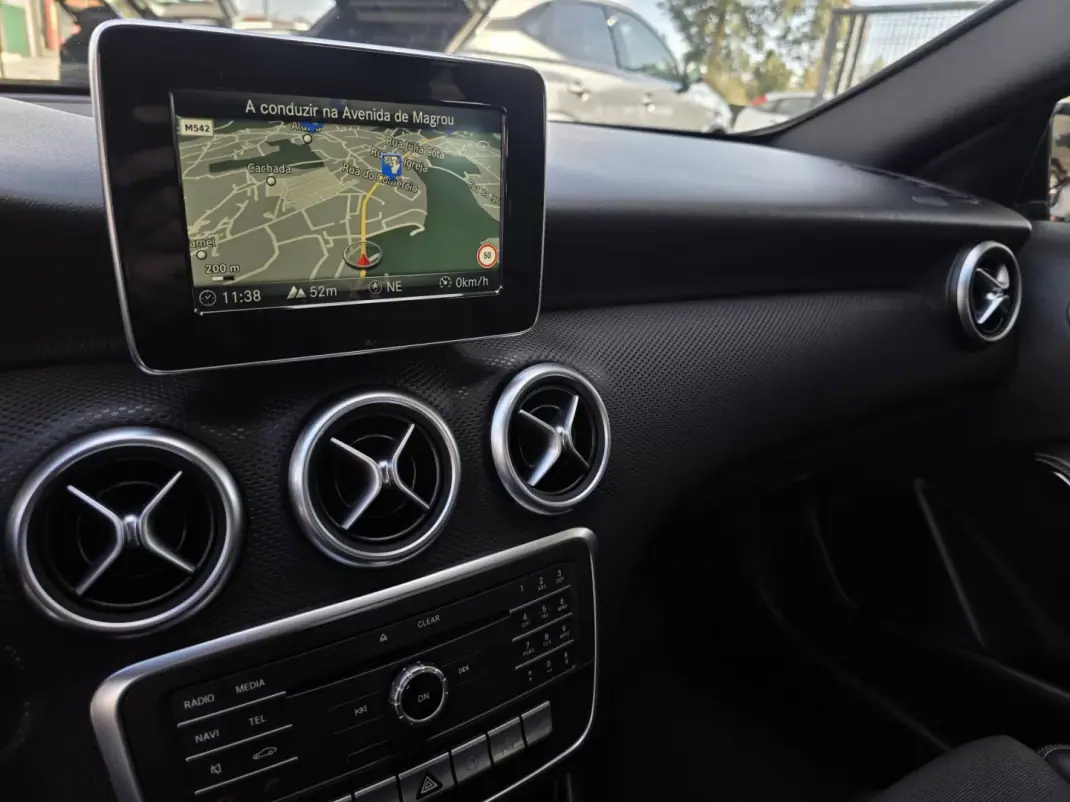 Mercedes-Benz A 180 2016 - 15990 EUR, 163000 km - AUTO.MOTO.pt - 163000km - foto 25 de 31