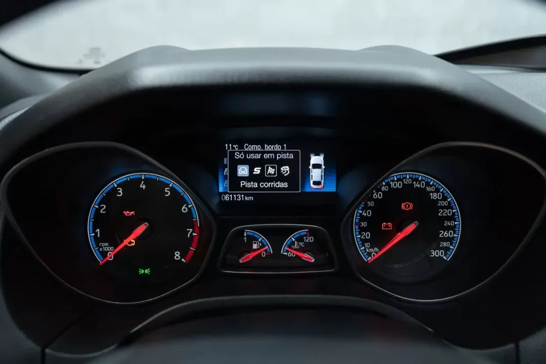 Ford Focus 2016 - 42950 EUR, 61000 km - AUTO.MOTO.pt - 61000km - foto 45 de 49