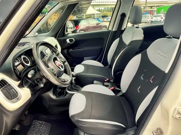 Fiat 500L 2016 - 10750 EUR, 138000 km - AUTO.MOTO.pt - 138000km - foto 13 de 16