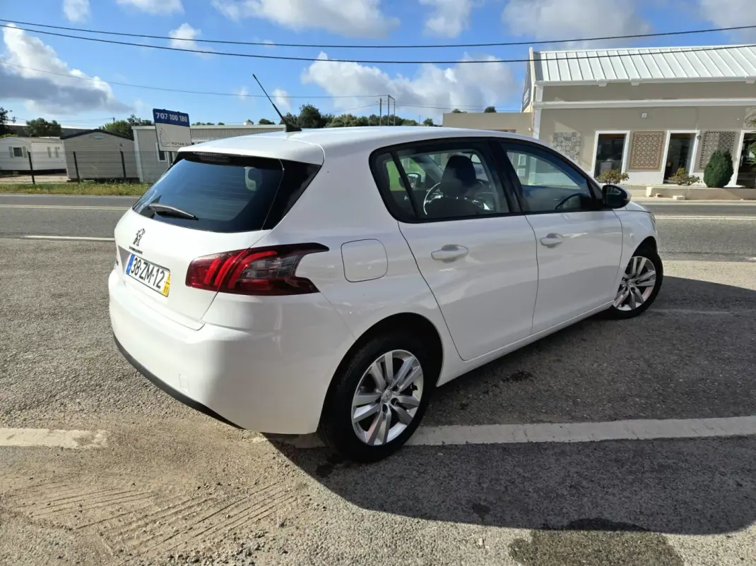 Peugeot 308 2019 - 11950 EUR, 112567 km - AUTO.MOTO.pt - 112567km - foto 2 de 10