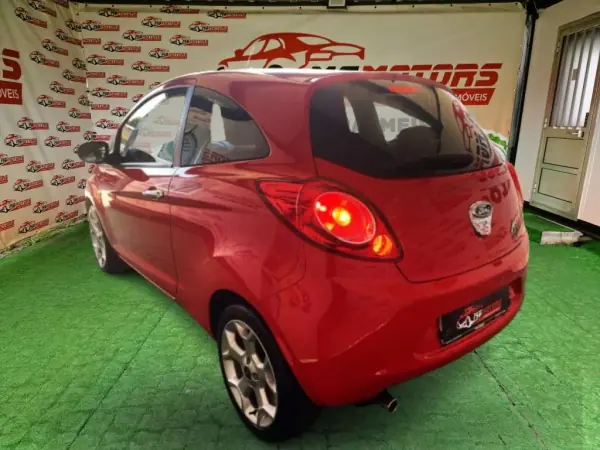Ford KA 2015 - 7500 EUR, 121750 km - AUTO.MOTO.pt - 121750km - foto 11 de 45