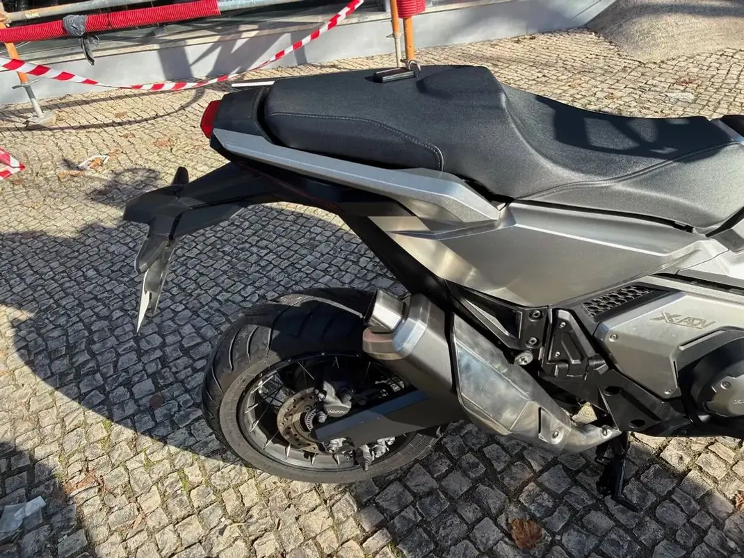 Honda 599 2021 - 9150 EUR, 45451 km - AUTO.MOTO.pt - 45451km - foto 7 de 14