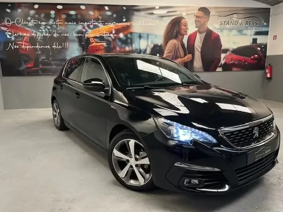 Peugeot 308 2018 - 12250 EUR, 218000 km - AUTO.MOTO.pt - 218000km - foto 1 de 10