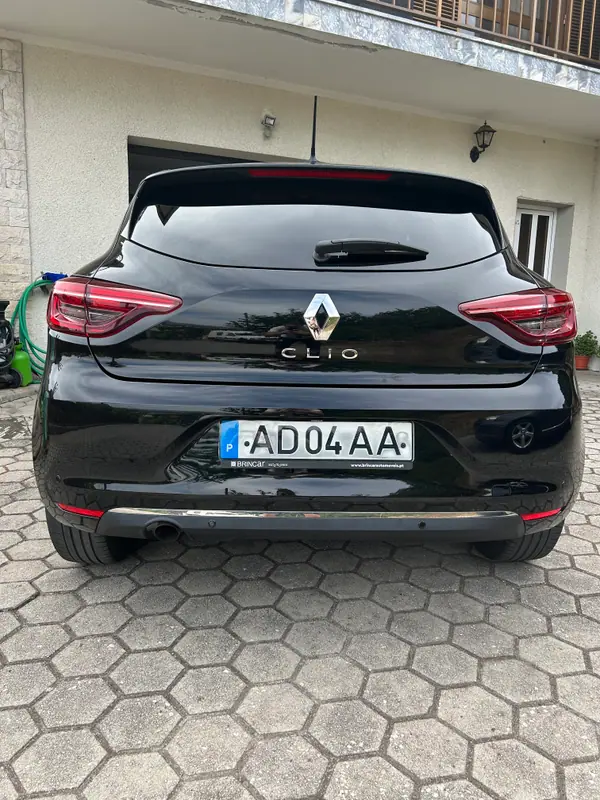 Renault Clio 2020 - 13500 EUR, 89140 km - AUTO.MOTO.pt - 89140km - foto 9 de 15