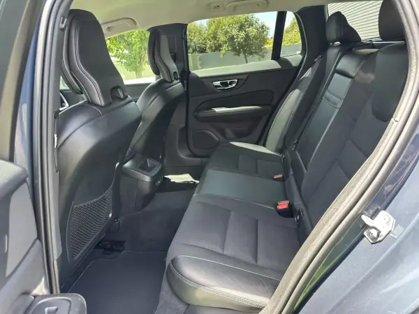 Volvo V60 2020 - 20900 EUR, 100000 km - AUTO.MOTO.pt - 100000km - foto 27 de 59