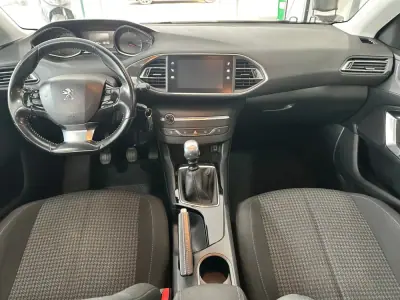 Peugeot 308 SW 2019 - 14990 EUR, 107300 km - 107300km - foto 24 de 30