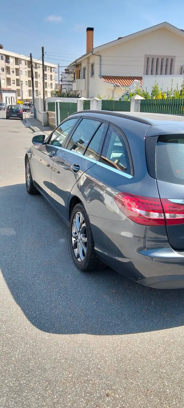 Mercedes-Benz C 180 2015 - 14500 EUR, 230000 km - AUTO.MOTO.pt - 230000km - foto 4 de 15