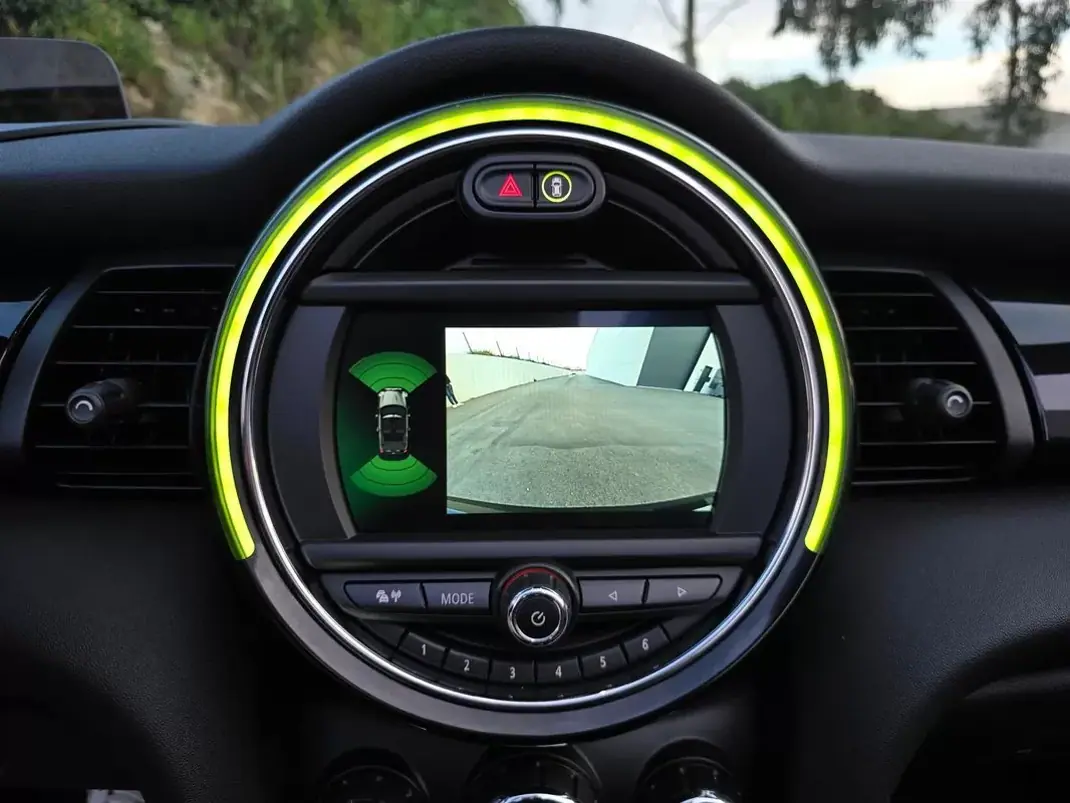 MINI 2024 - 20900 EUR, 50900 km - AUTO.MOTO.pt - 50900km - foto 20 de 35