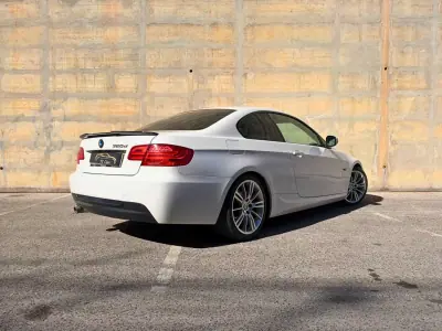 BMW 320 2010 — foto 4 de 16