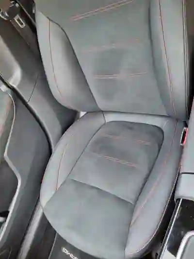 Mercedes-Benz A 200 2023 - 32900 EUR, 98500 km - AUTO.MOTO.pt - 98500km - foto 12 de 20
