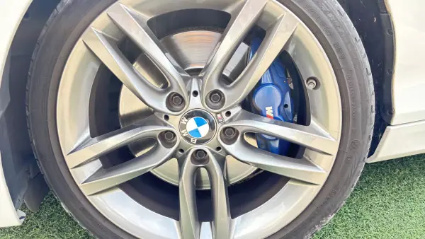 BMW 120 2016 - 21500 EUR, 143000 km - AUTO.MOTO.pt - 143000km - foto 11 de 15
