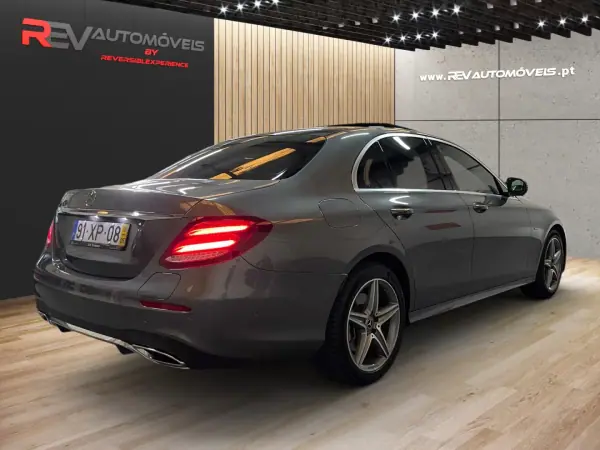 Mercedes-Benz E 300 2019 — foto 3 de 20
