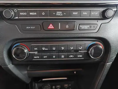 Kia Ceed SW 2019 - 18250 EUR, 70500 km - AUTO.MOTO.pt - 70500km - foto 30 de 35