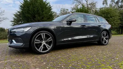 Volvo V60 2020 - 26500 EUR, 129000 km - AUTO.MOTO.pt - 129000km - foto 3 de 25