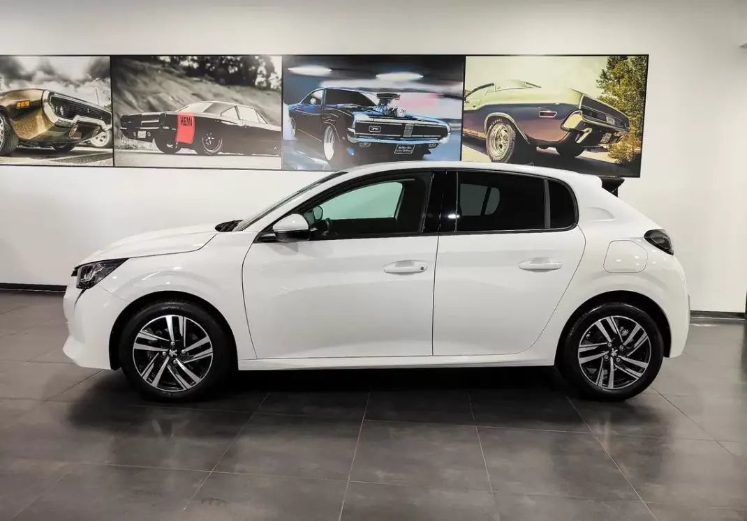 Peugeot 208 2021 - 13990 EUR, 57000 km - 57000km - foto 11 de 35