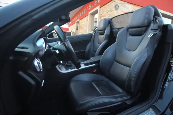 Mercedes-Benz SLK 250 2015 - 22990 EUR, 203350 km - 203350km - foto 18 de 32