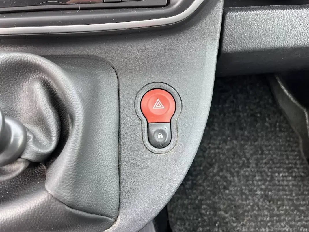 Renault Kangoo 1.5 DCi Maxi 2021 - 13250 EUR, 125000 km - AUTO.MOTO.pt - 125000km - foto 19 de 39