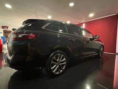 Renault Mégane 2017 - 13950 EUR, 151881 km - AUTO.MOTO.pt - 151881km - foto 6 de 20