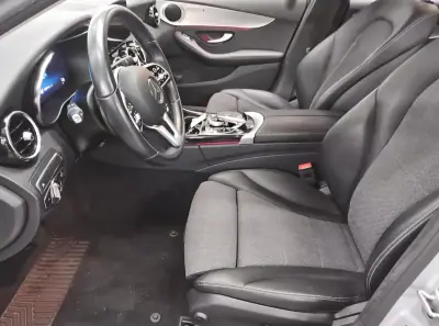 Mercedes-Benz C 300 2021 - 27500 EUR, 89000 km - AUTO.MOTO.pt - 89000km - foto 9 de 11