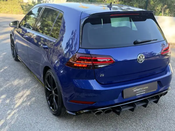 Volkswagen Golf 2018 - 35999 EUR, 80000 km - AUTO.MOTO.pt - 80000km - foto 6 de 23