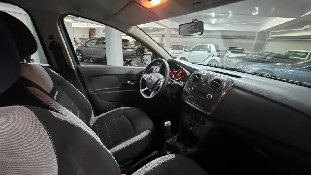 Dacia Sandero 2021 - 13990 EUR, 34000 km - AUTO.MOTO.pt - 34000km - foto 9 de 21