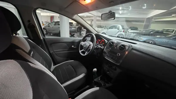 Dacia Sandero 2021 - 12990 EUR, 34000 km - AUTO.MOTO.pt - 34000km - foto 9 de 21