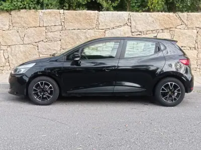 Renault Clio 2013 - 6990 EUR, 259500 km - AUTO.MOTO.pt - 259500km - foto 5 de 11