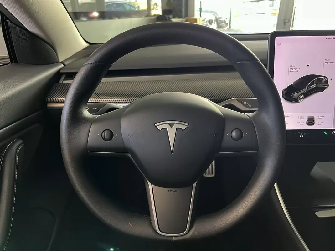 Tesla Model 3 2020 - 29800 EUR, 96238 km - AUTO.MOTO.pt - 96238km - foto 8 de 19