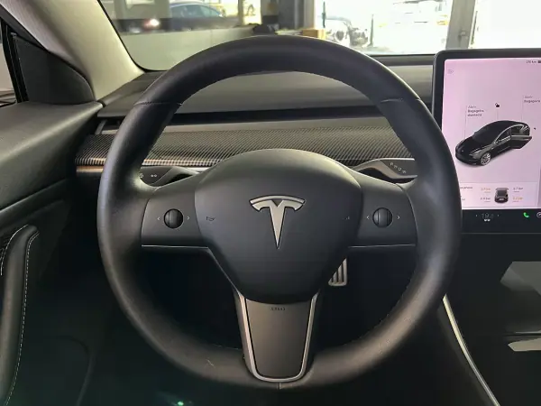 Tesla Model 3 2020 - 29800 EUR, 96238 km - AUTO.MOTO.pt - 96238km - foto 8 de 19