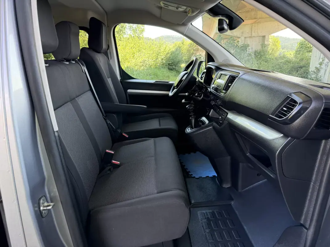 Toyota Proace Verso 2020 - 28890 EUR, 146000 km - AUTO.MOTO.pt - 146000km - foto 16 de 30