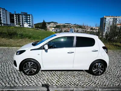 Peugeot 108 2018 - 9999 EUR, 180453 km - AUTO.MOTO.pt - 180453km - foto 32 de 60