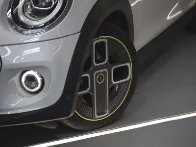 MINI 3 Portas 2019 - 16990 EUR, 70000 km - AUTO.MOTO.pt - 70000km - foto 8 de 23