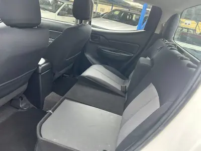 Mitsubishi L 200 King Cab 2022 - 29900 EUR, 136000 km - AUTO.MOTO.pt - 136000km - foto 10 de 12