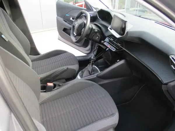 Peugeot 208 2022 - 15490 EUR, 52152 km - AUTO.MOTO.pt - 52152km - foto 8 de 13