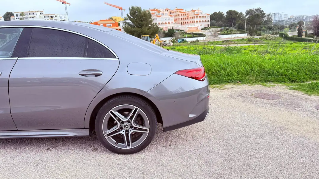Mercedes-Benz CLA 180 2019 - 23800 EUR, 131000 km - AUTO.MOTO.pt - 131000km - foto 1 de 16