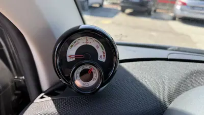 Smart Fortwo Cabrio 2018 - 10490 EUR, 55157 km - AUTO.MOTO.pt - 55157km - foto 33 de 40