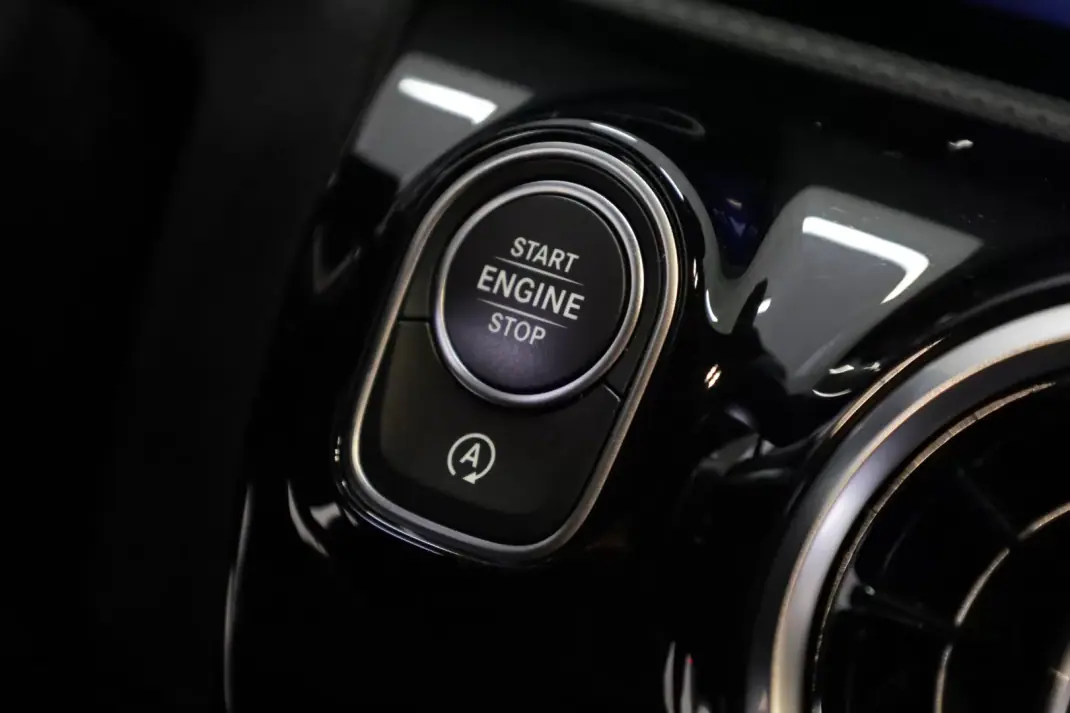 Mercedes-Benz A 180 Limousine 2025 - 39990 EUR, 6272 km - AUTO.MOTO.pt - 6272km - foto 45 de 47