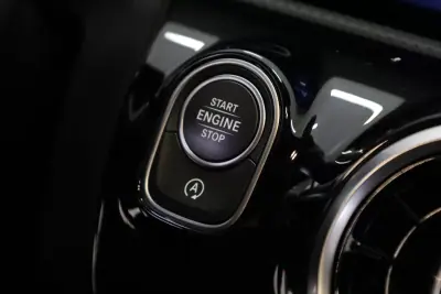 Mercedes-Benz A 180 Limousine 2025 - 39990 EUR, 6272 km - AUTO.MOTO.pt - 6272km - foto 45 de 47