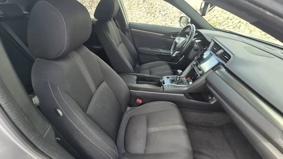 Honda Civic 2017 - 17950 EUR, 128483 km - AUTO.MOTO.pt - 128483km - foto 17 de 30