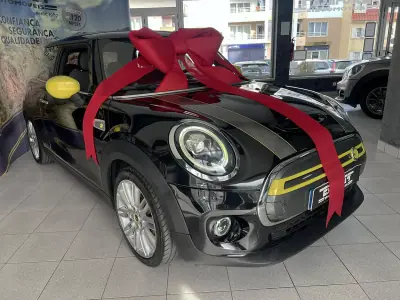 MINI Electric 2020 - 17800 EUR, 55687 km - AUTO.MOTO.pt - 55687km - foto 2 de 27