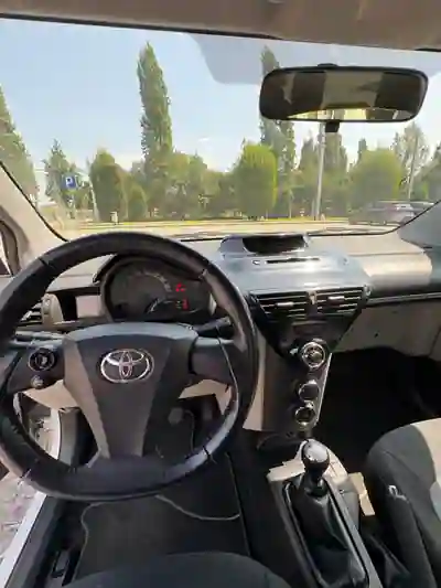 Toyota iQ 2013 - 8000 EUR, 134866 km - AUTO.MOTO.pt - 134866km - foto 7 de 15