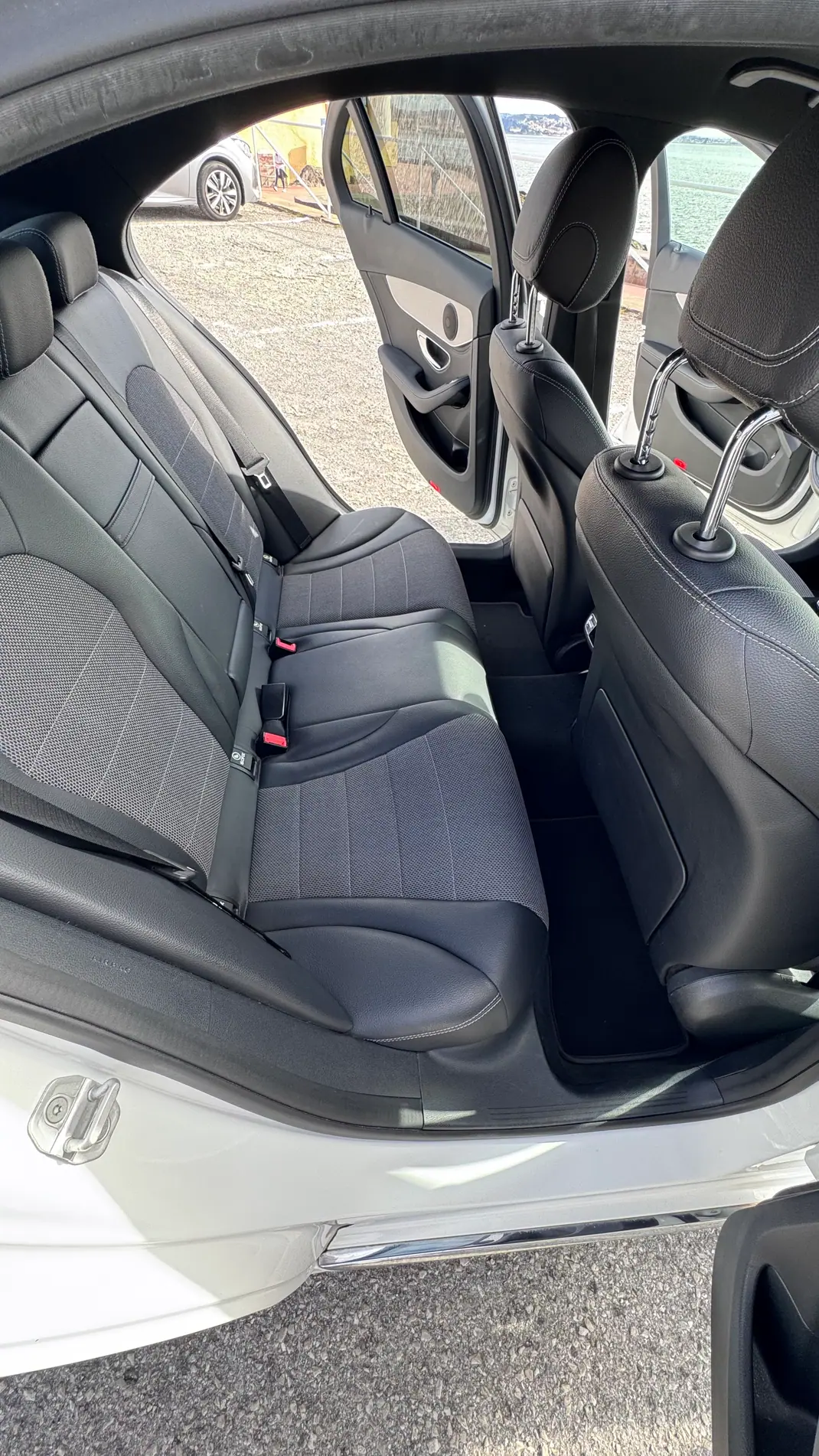 Mercedes-Benz C 200 2015 - 20500 EUR, 104000 km - AUTO.MOTO.pt - 104000km - foto 8 de 21