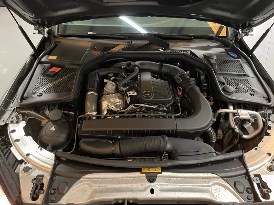 Mercedes-Benz C 180 2015 - 14950 EUR, 208000 km - 208000km - foto 20 de 20